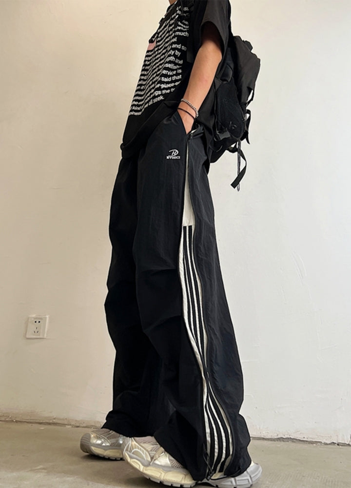 Nylon base sporty zip line design pants  OR0015