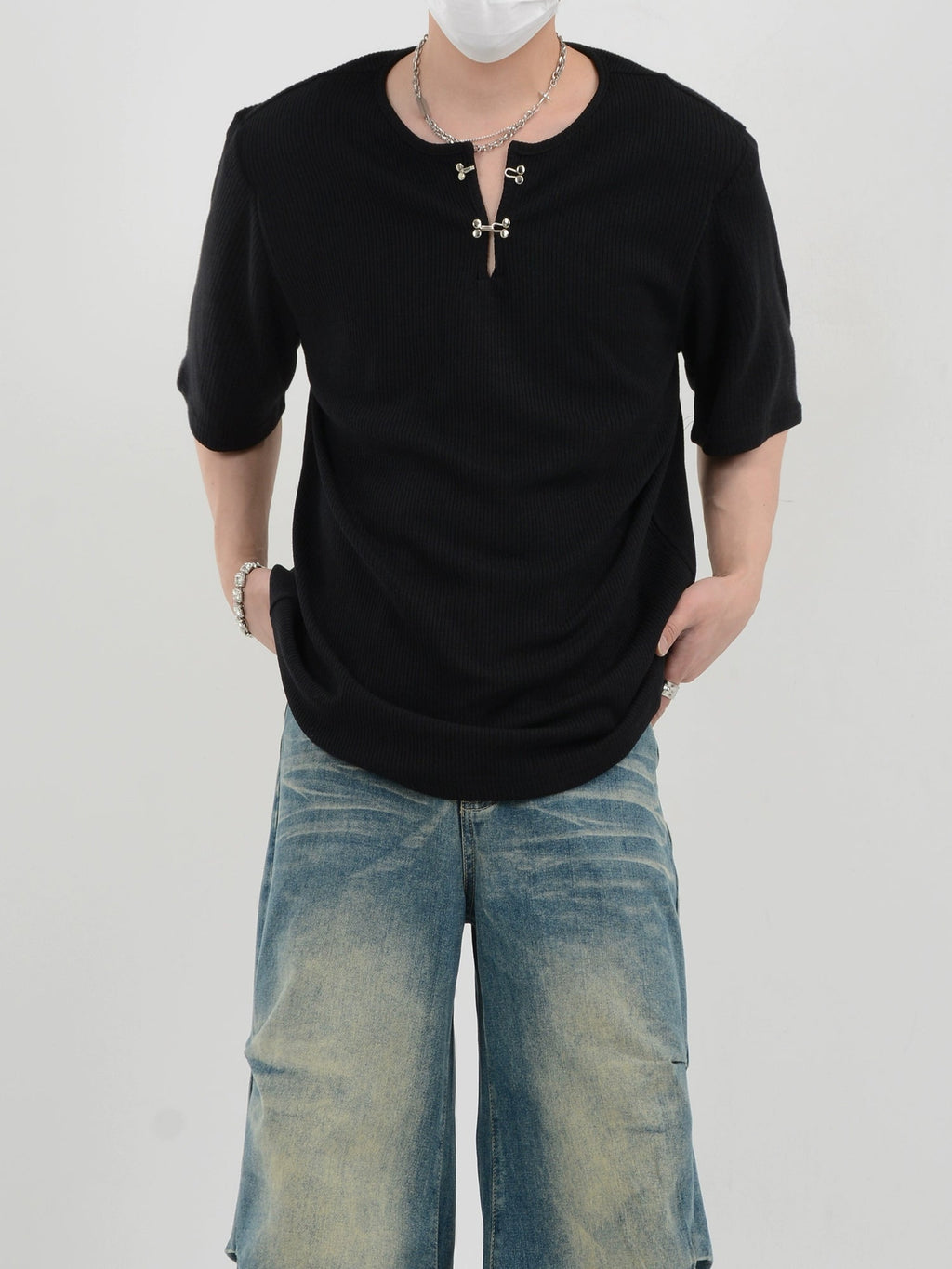 Niche Metal Buckle Tee  OR0041