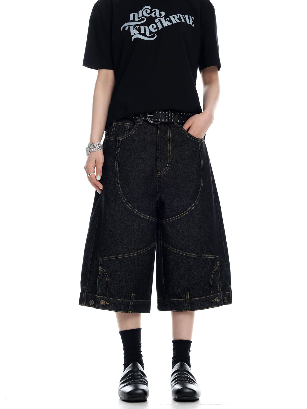 Embroidered Denim Shorts  OR0188