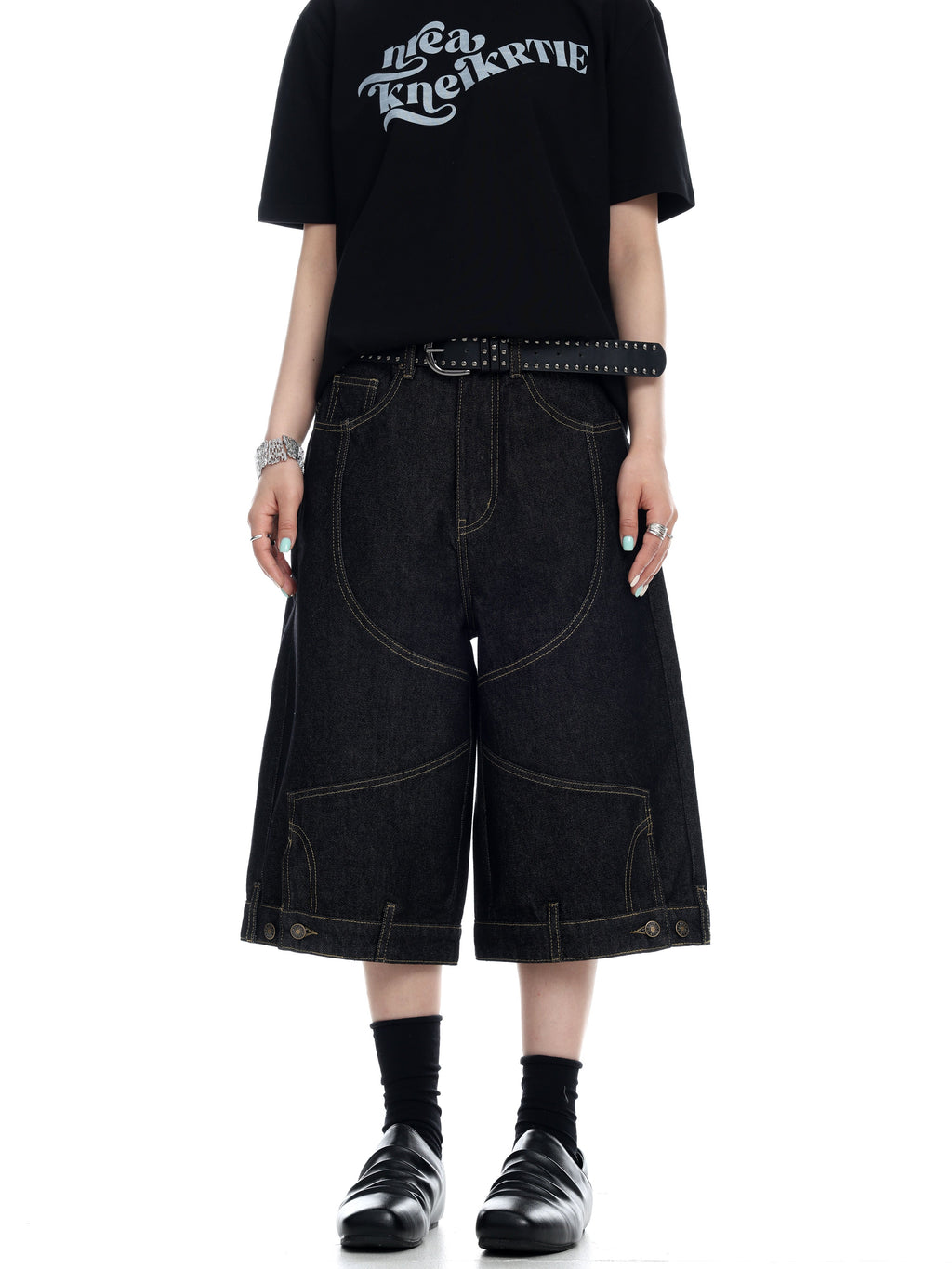 Embroidered Denim Shorts  OR0188