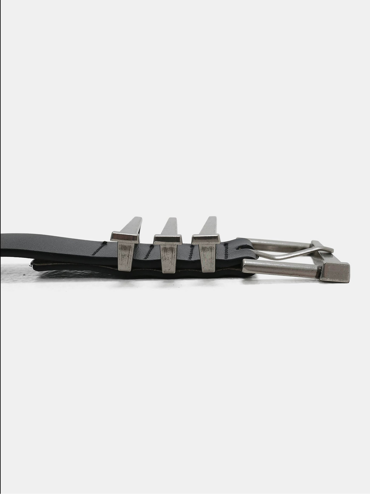 Sculptural Metal Buckle Leather Belt  OR0224