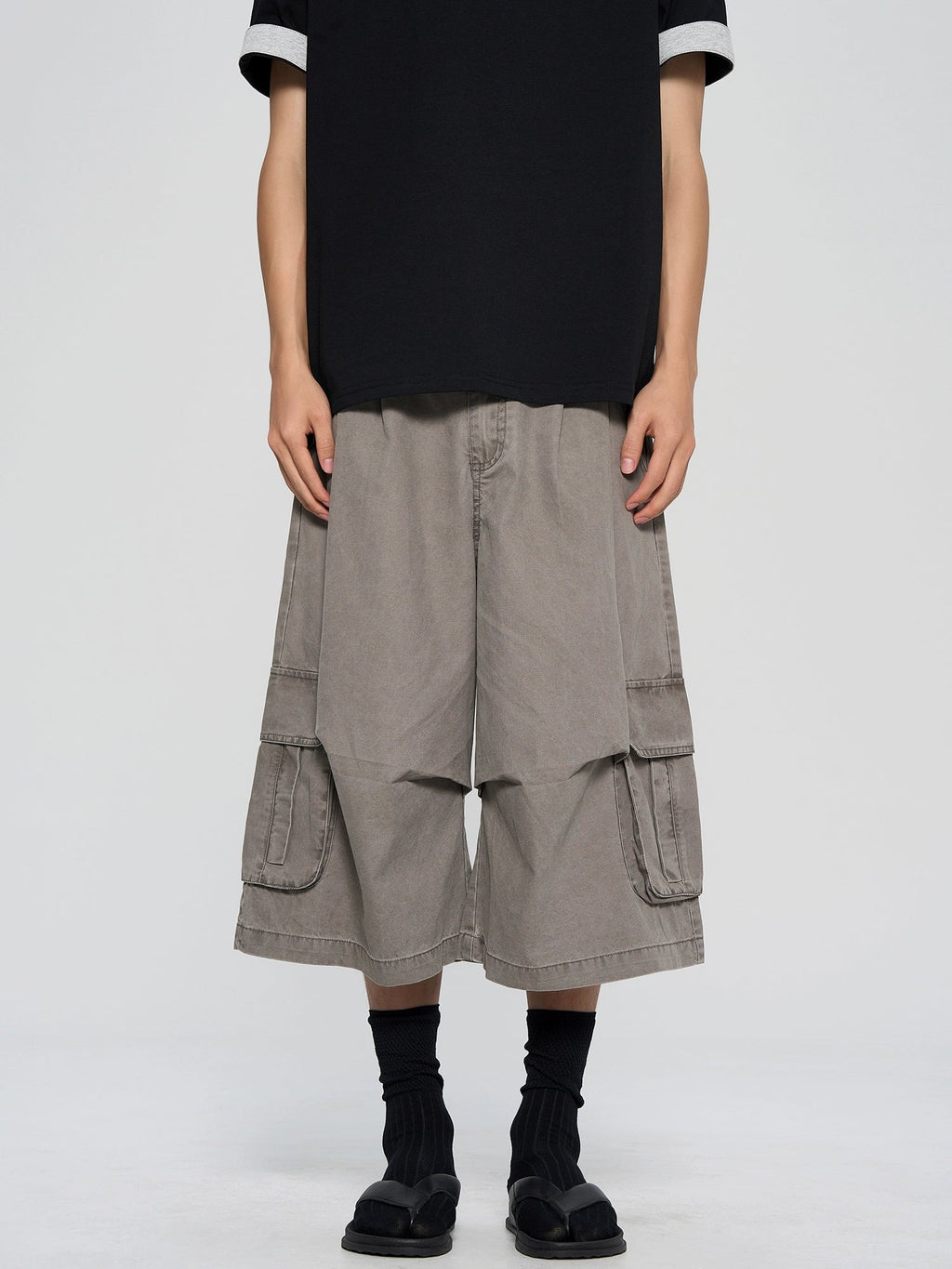 Pleats Pocket Loose Shorts  OR0353