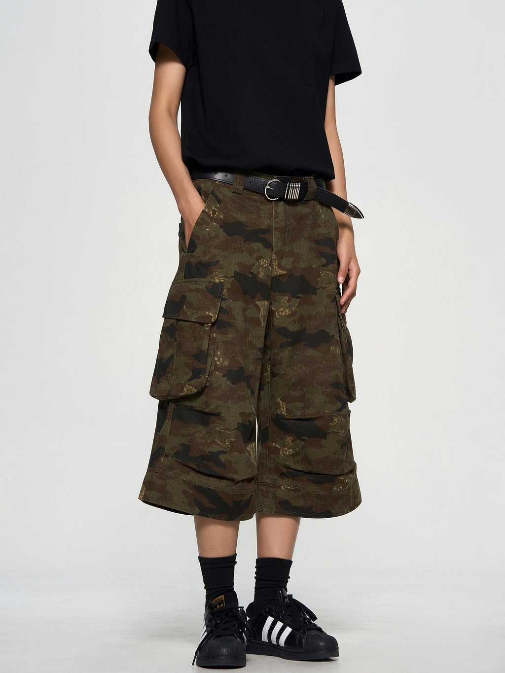 Distressed Wide-leg Camouflage Shorts  OR0377