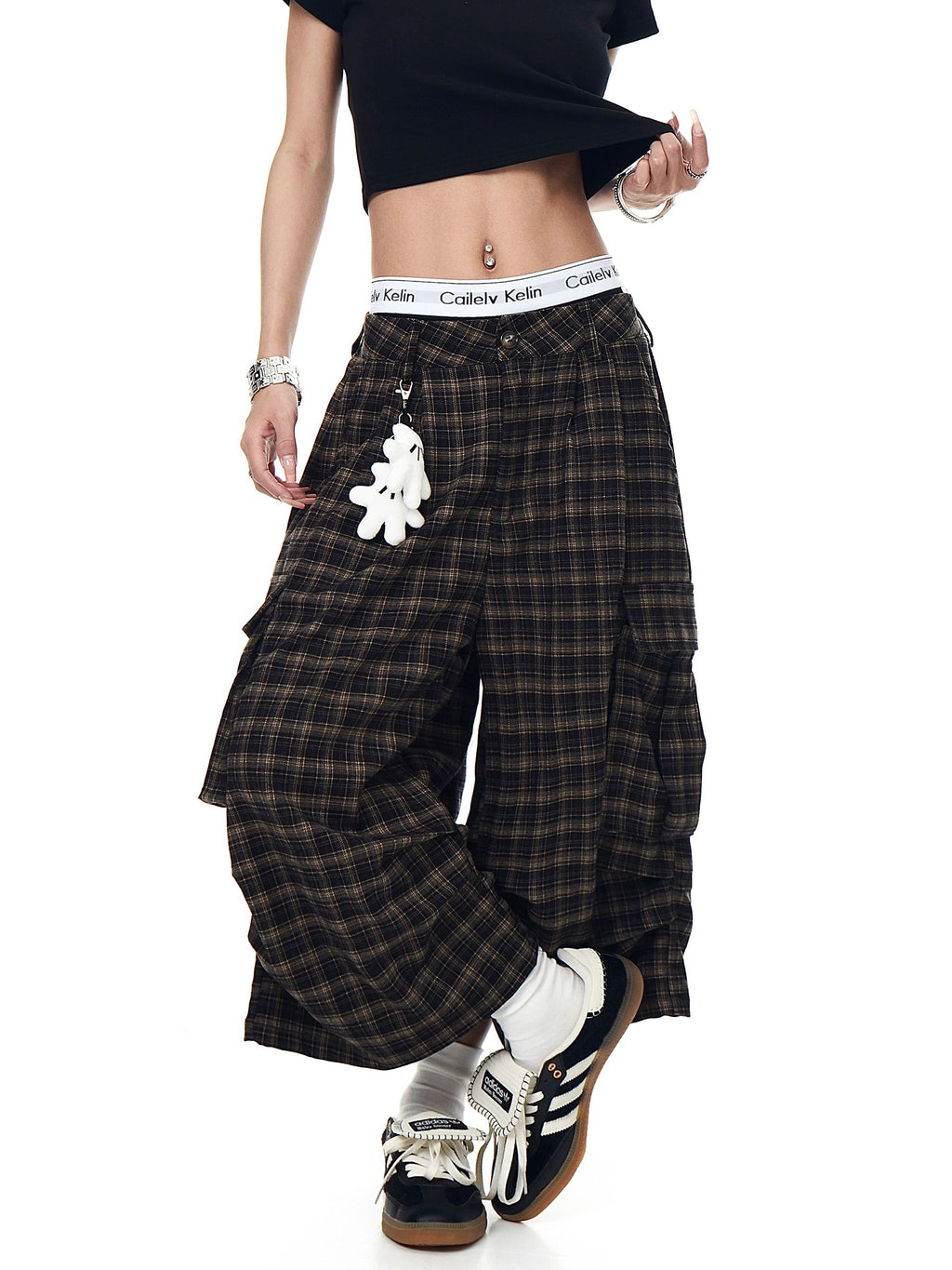 Plaid Cargo Pocket Shorts  OR0392