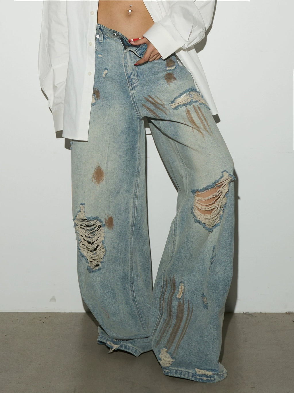 Dirty and Damaged Rusty Faded Jeans  OR0399