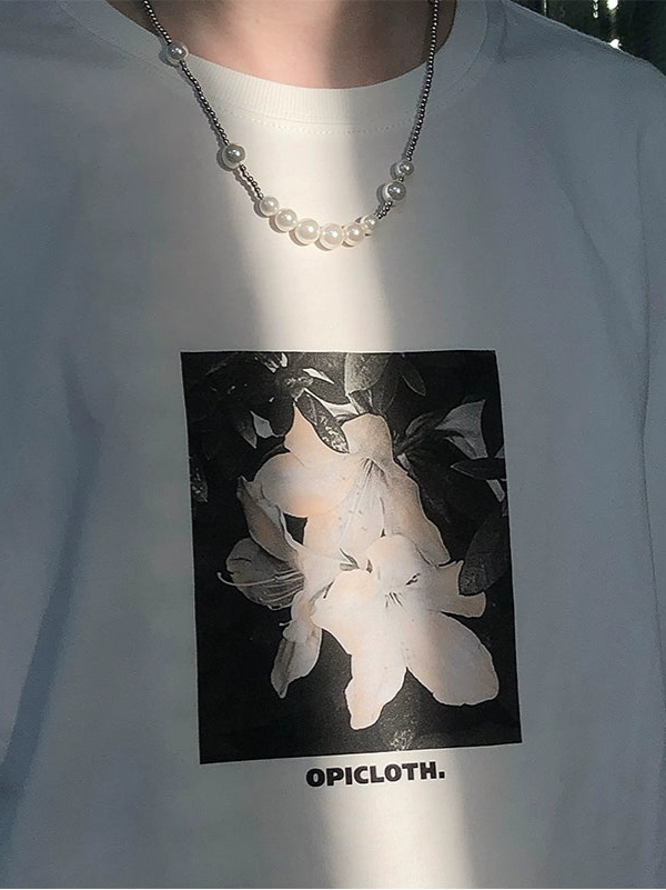 Vintage-Inspired Lily Floral Imagery Crewneck Tee  OR0494