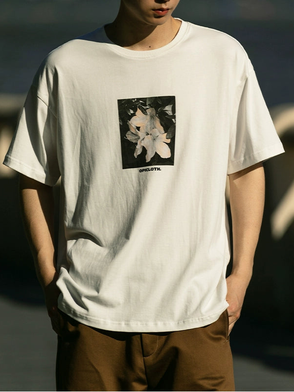Vintage-Inspired Lily Floral Imagery Crewneck Tee  OR0494