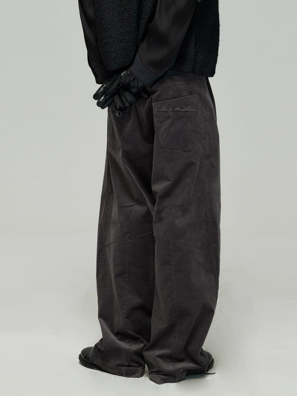 Pleated Corduroy Relaxed Fit Pants  OR0521