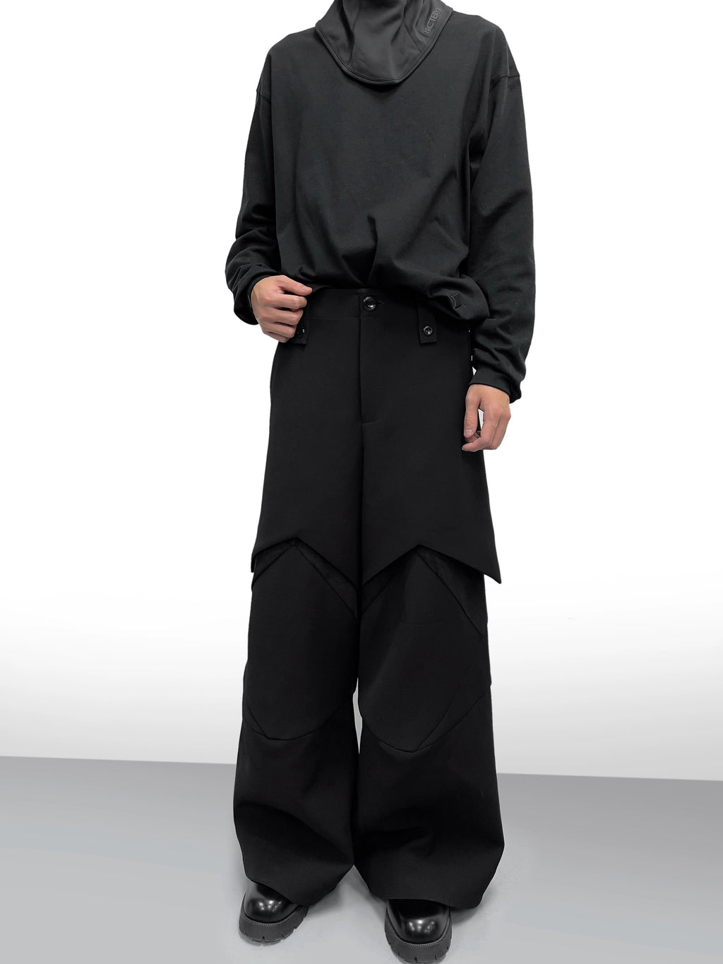 3D Polygon Panel Suede Pants  OR0572