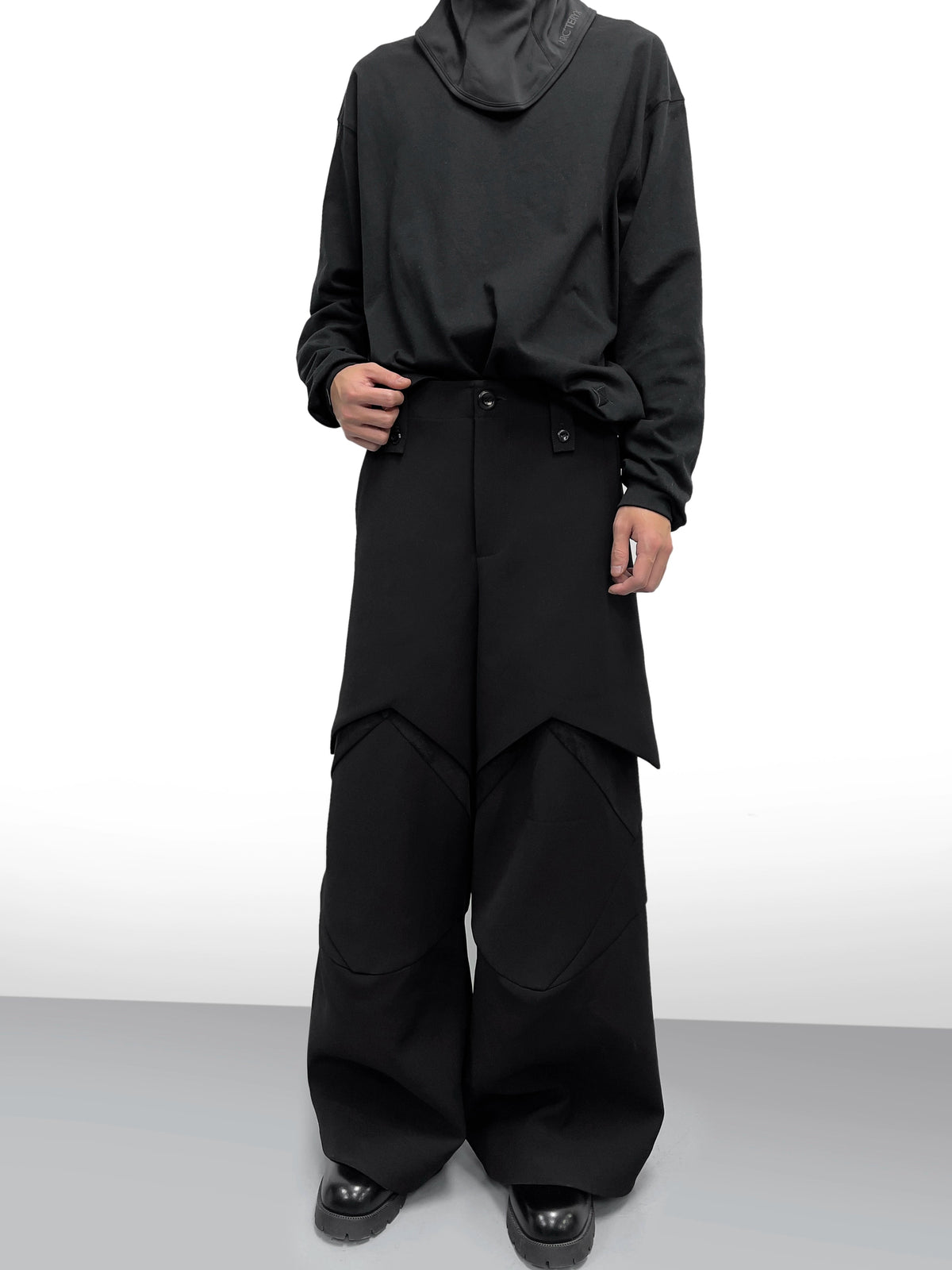 3D Polygon Panel Suede Pants  OR0572