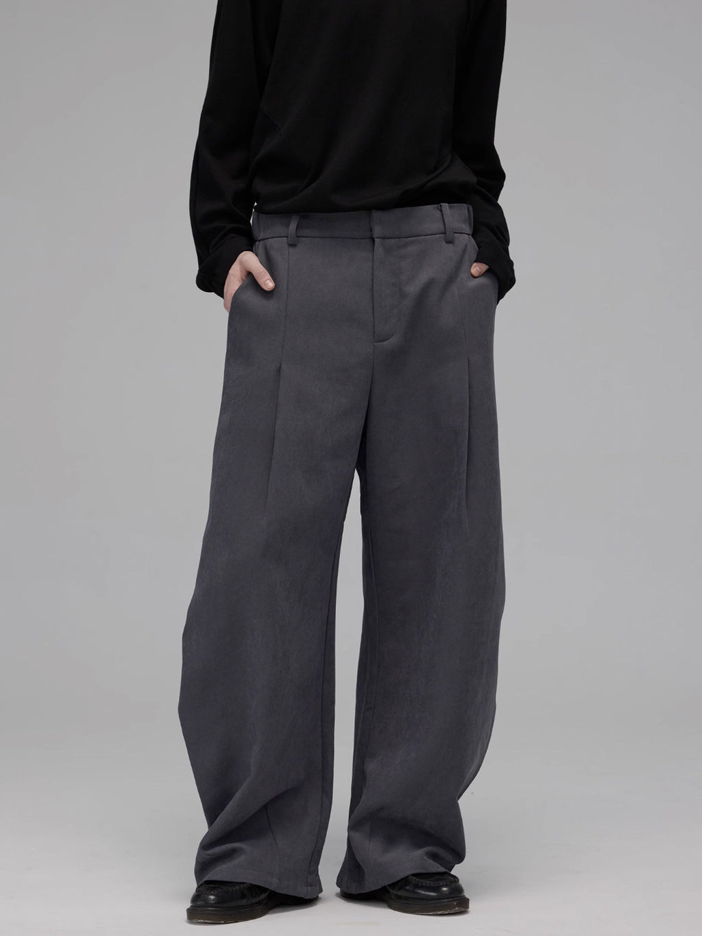 Structured Matte Pleated Balloon Pants  OR0609