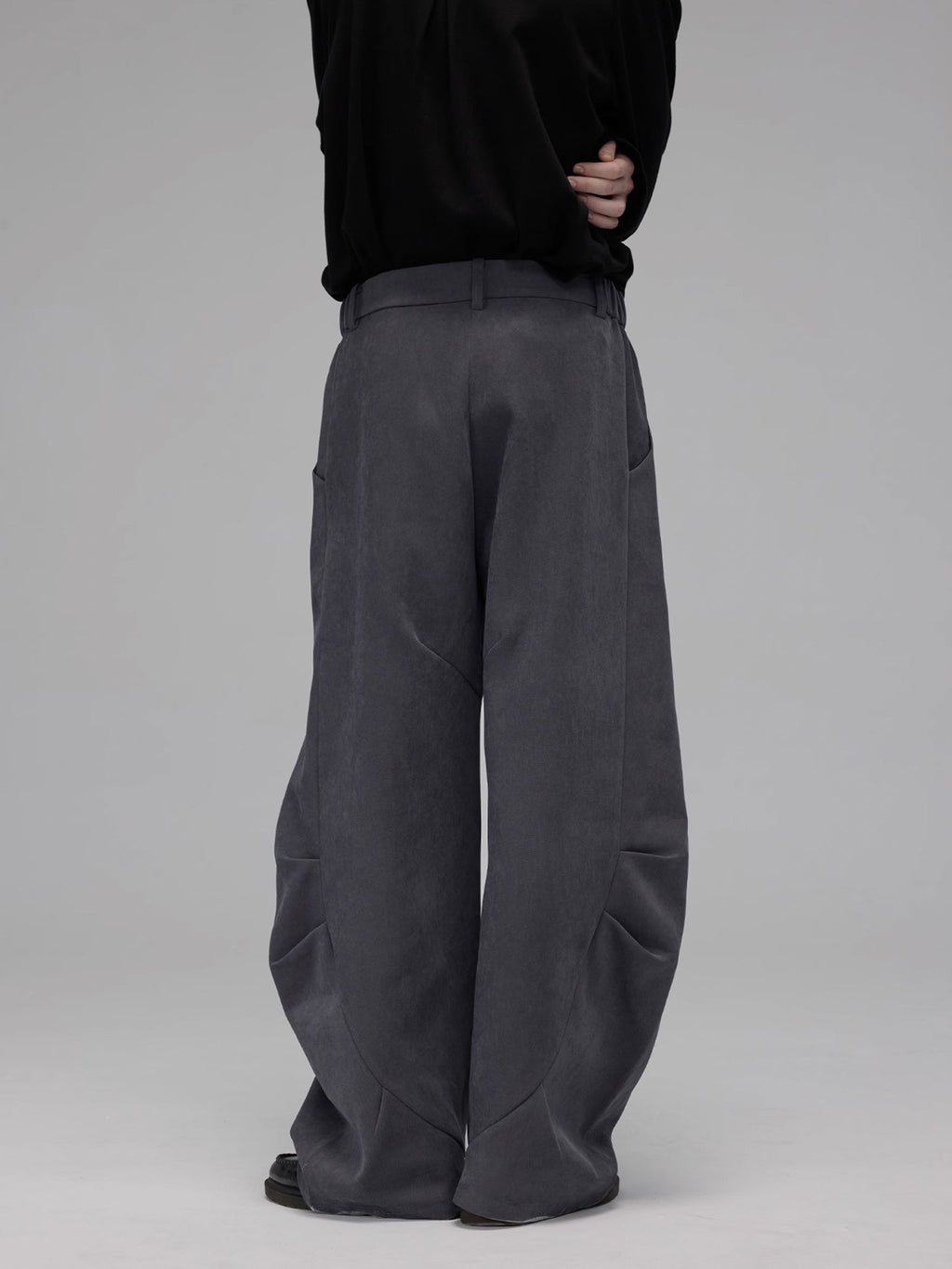 Structured Matte Pleated Balloon Pants  OR0609