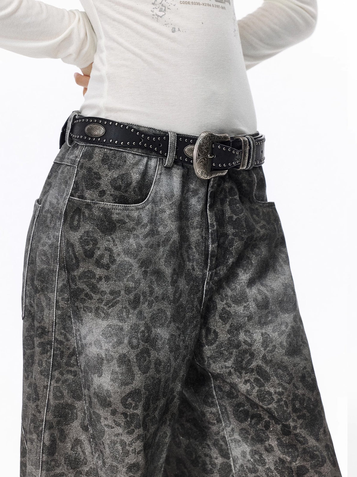 Wash Fade Leopard Denim Pants  OR0647