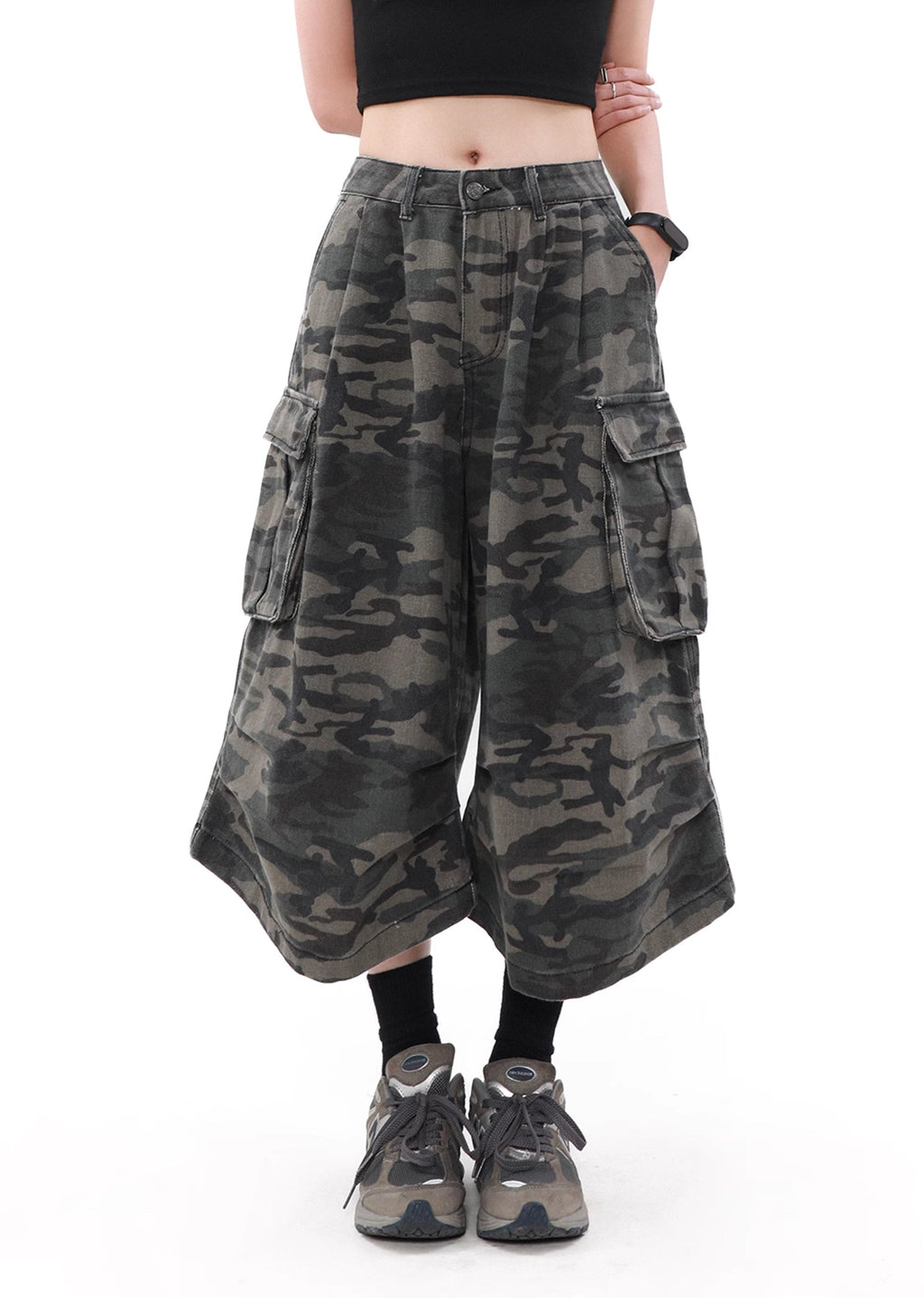 Camouflage pattern double pocket design short silhouette cargo pants  OR0726