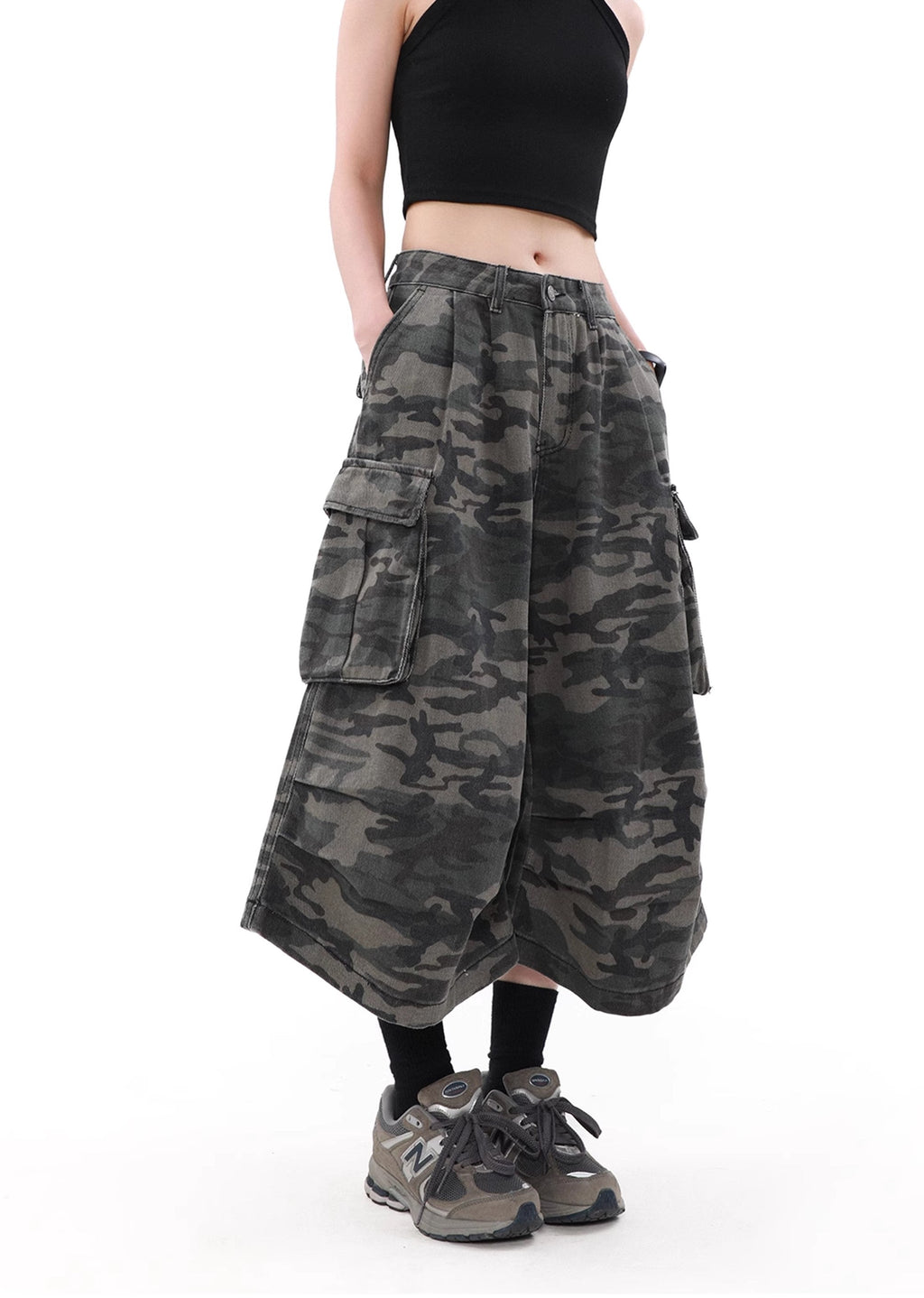 Camouflage pattern double pocket design short silhouette cargo pants  OR0726