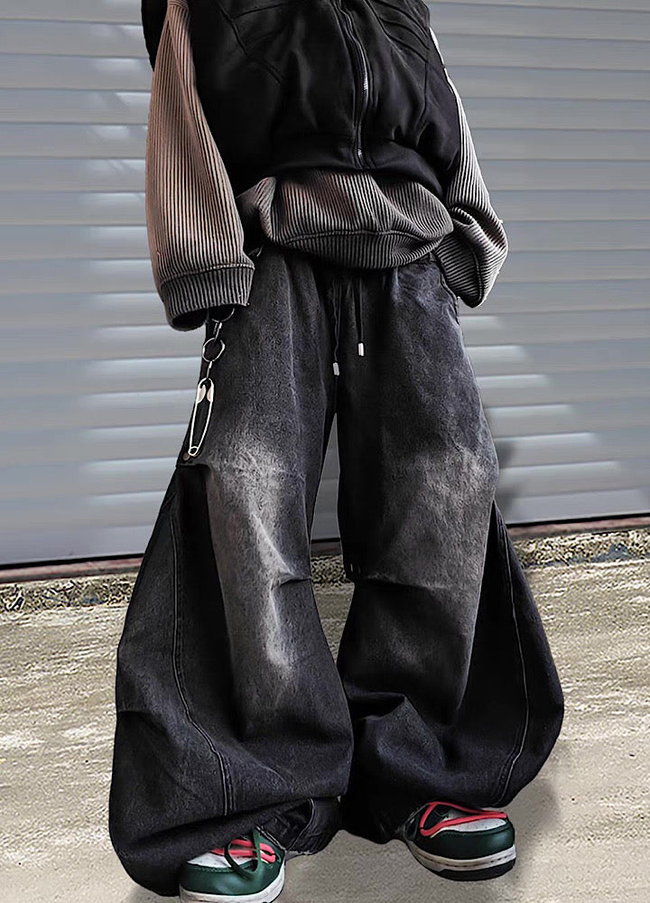 Curved silhouette pleated design vintage wash denim pants  OR0733