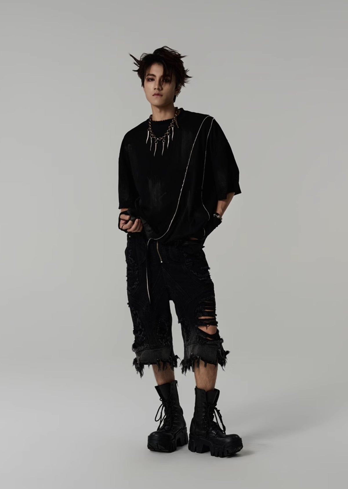 Mid-length distressed short silhouette design dark denim pants  OR0762