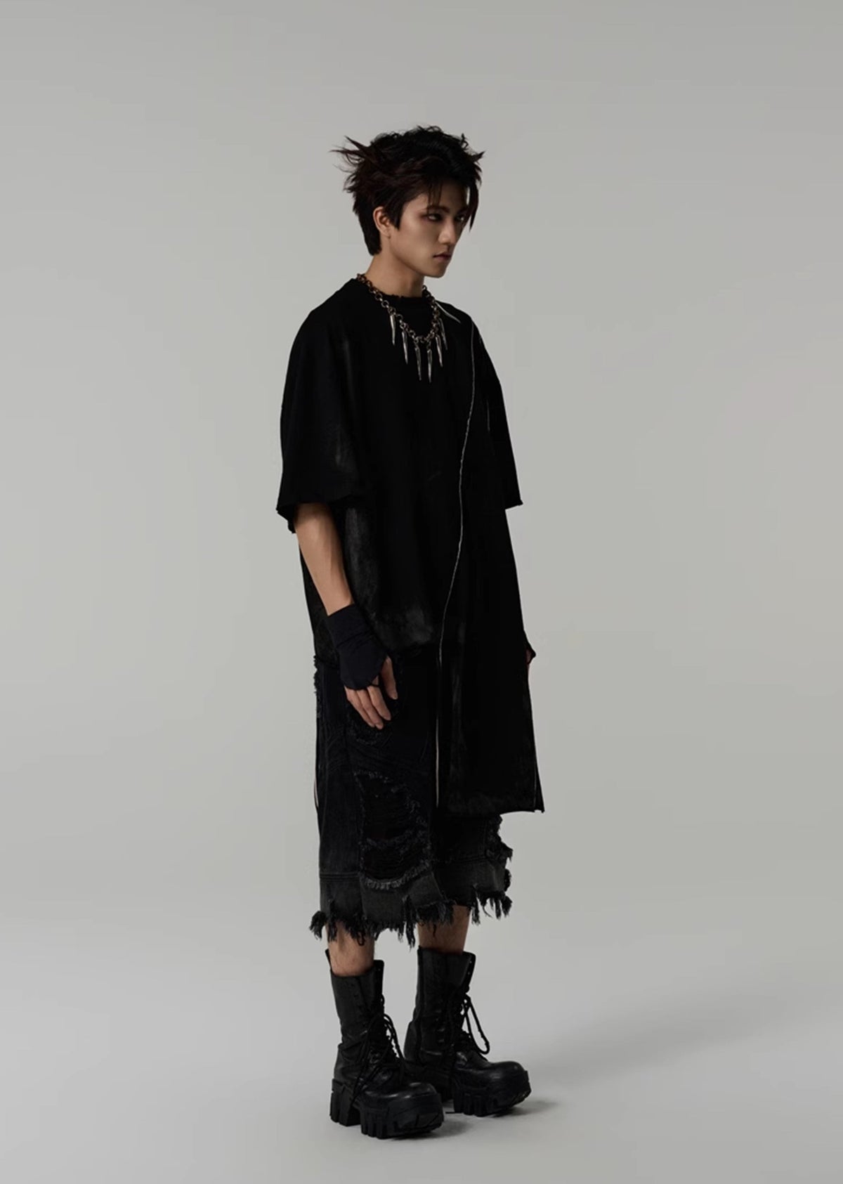 Mid-length distressed short silhouette design dark denim pants  OR0762