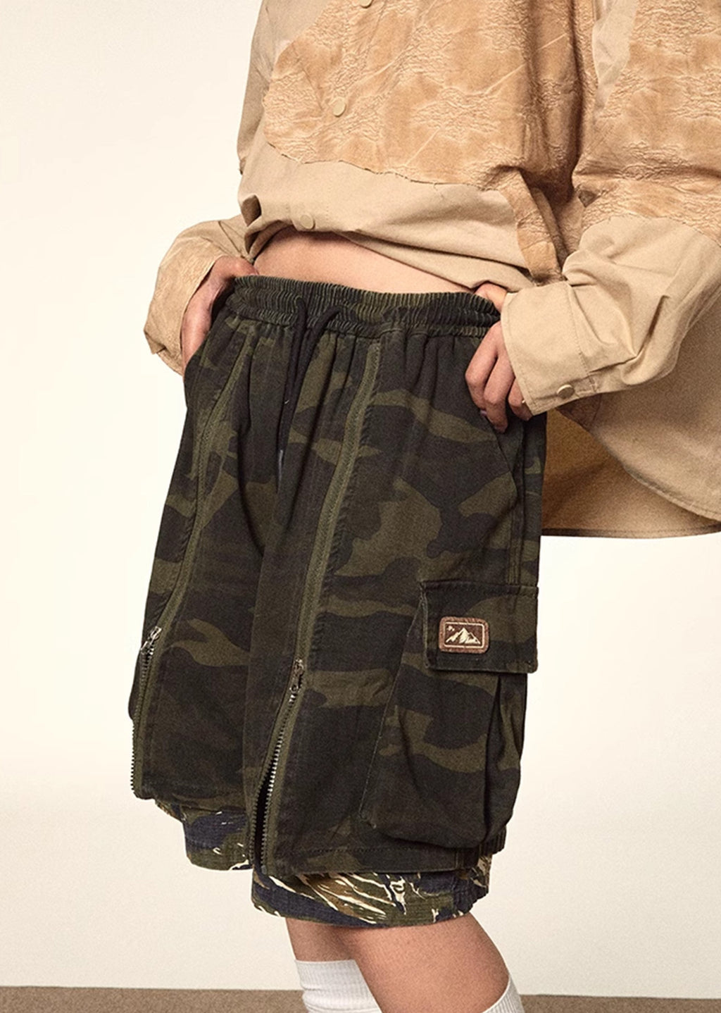 Unique full zip design camouflage pattern half silhouette pants  OR0779
