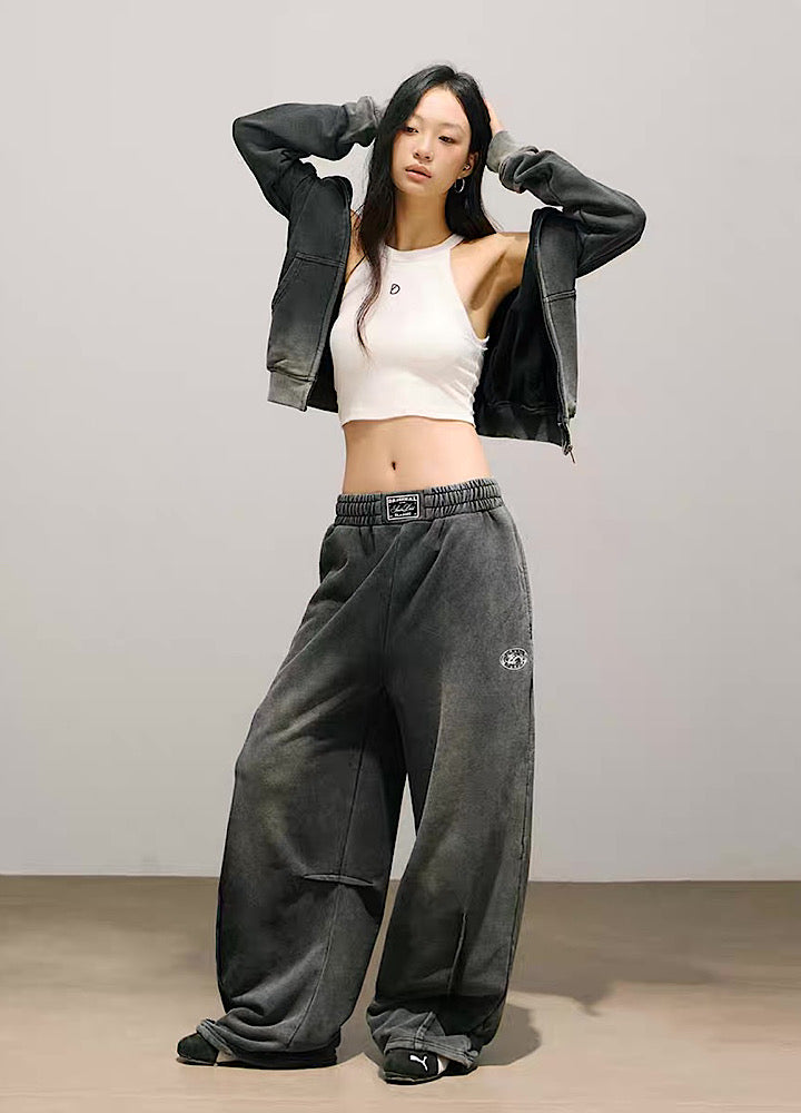 Stylish initial design on the back, washed sweatsuit setup  OR0794