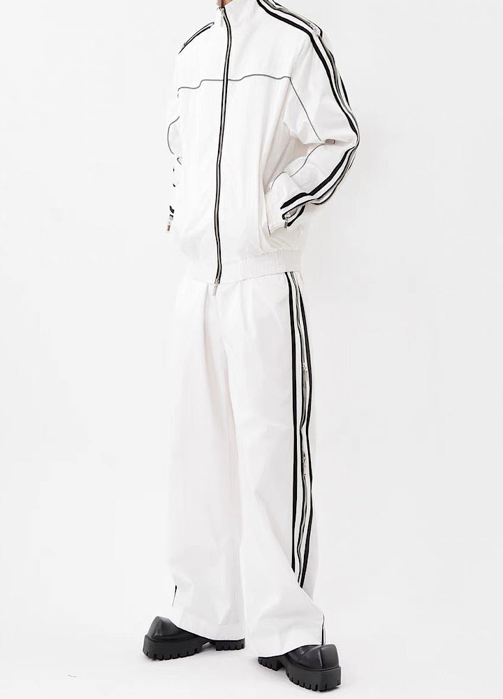 Sporty side-stripe design casual windbreaker style set-up  OR0823