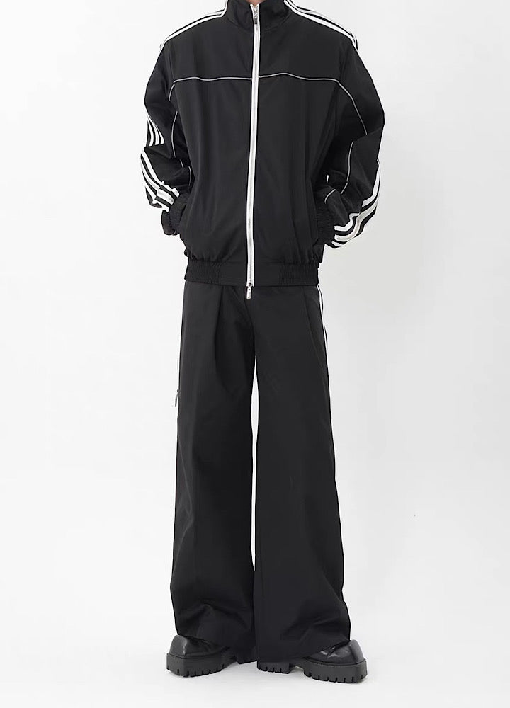 Sporty side-stripe design casual windbreaker style set-up  OR0823