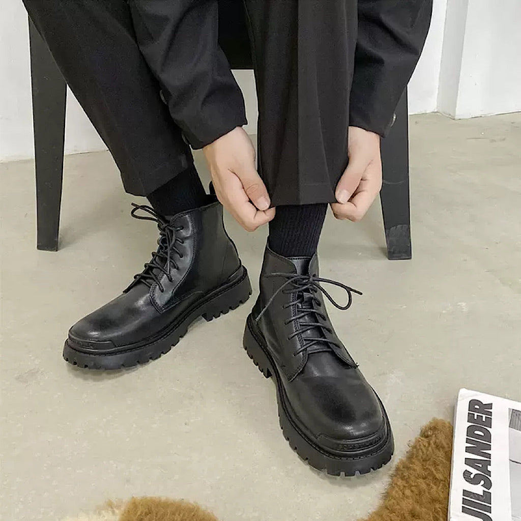 Plain simple platform boots  OR0885