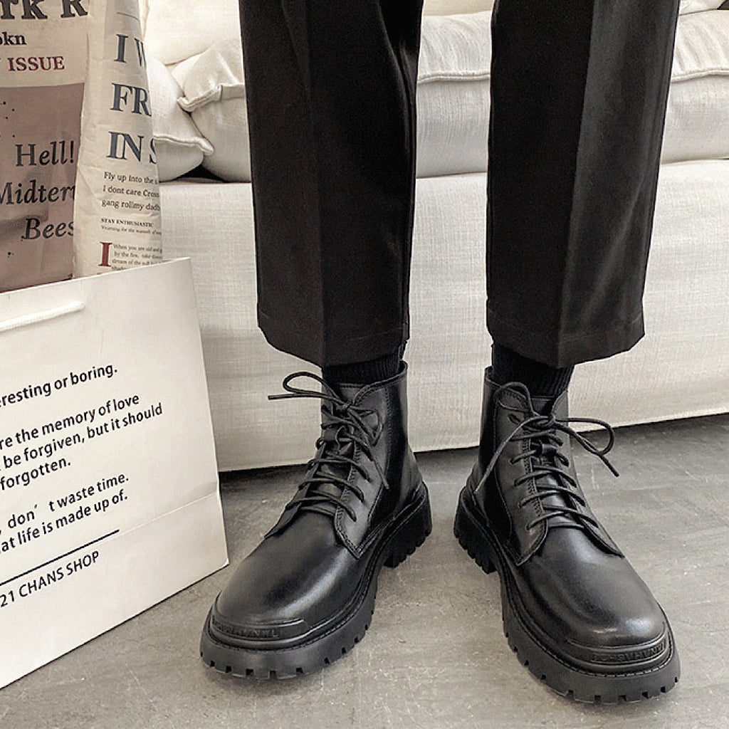 Plain simple platform boots  OR0885