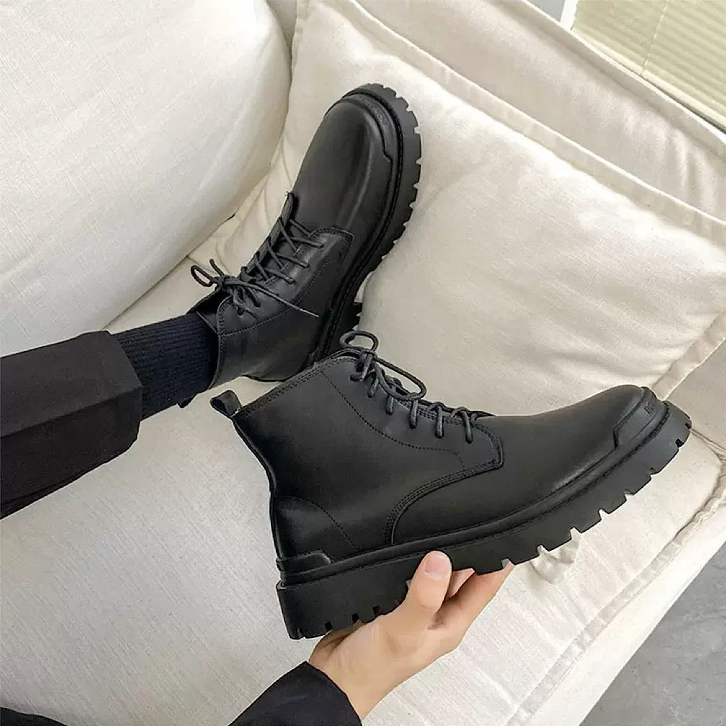 Plain simple platform boots  OR0885