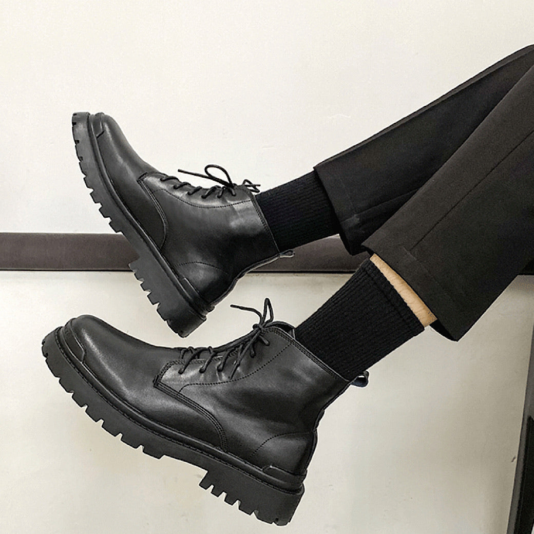 Plain simple platform boots  OR0885