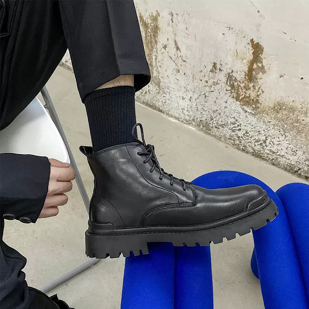 Plain simple platform boots  OR0885