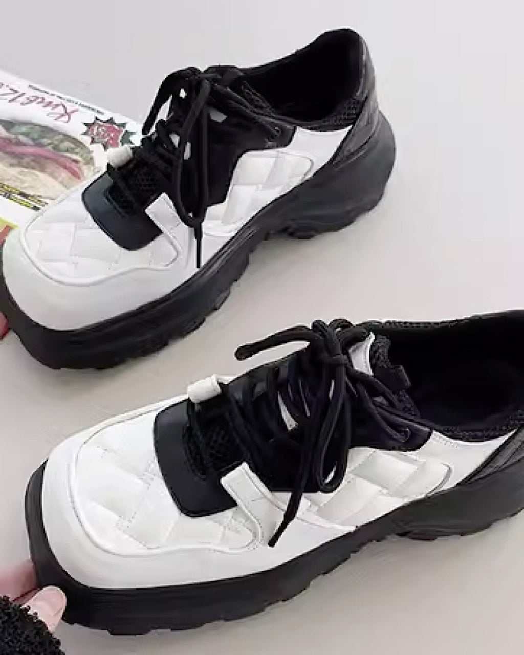 White luxury pop lace design sneakers  OR0913