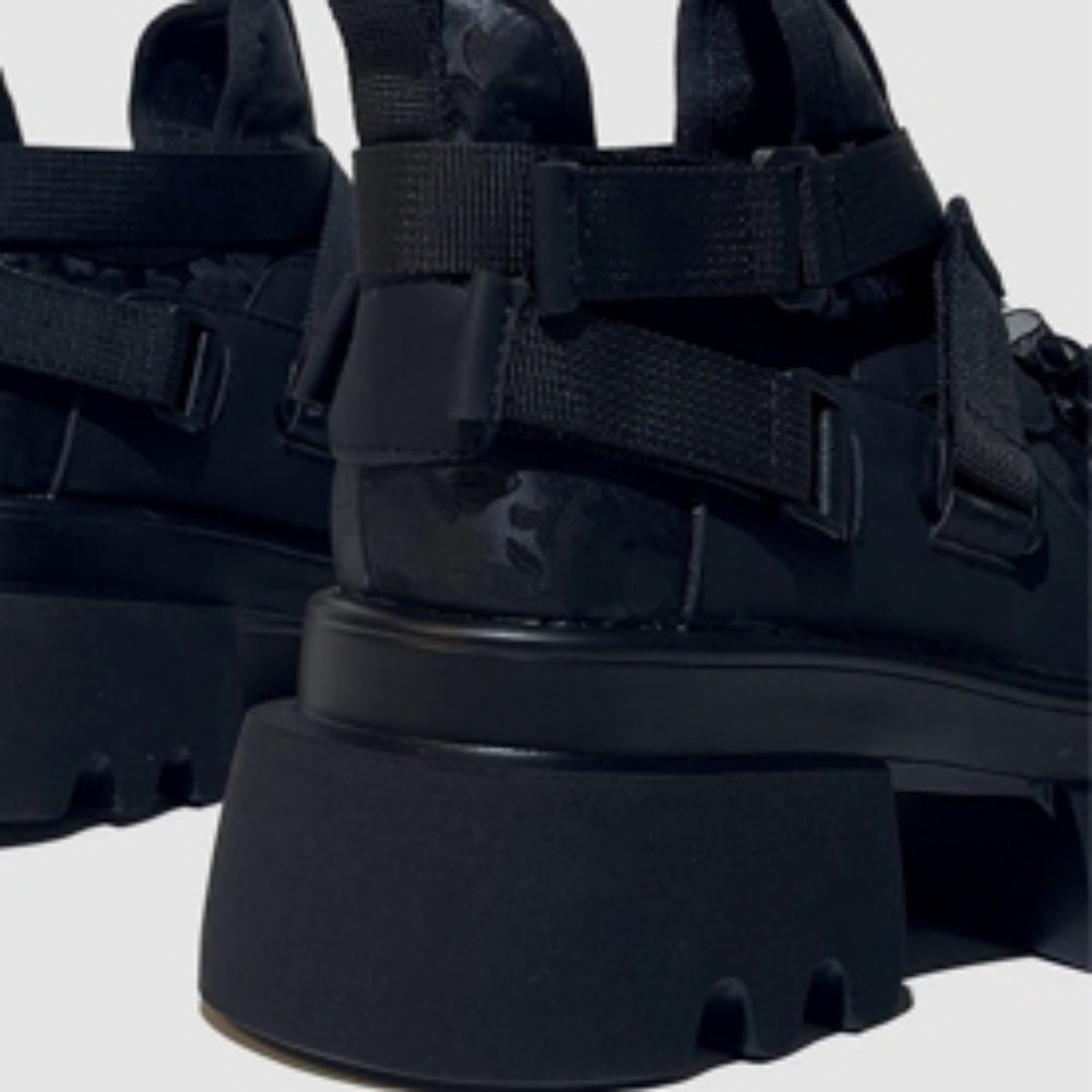 Gimmick Black Color Type Design Sneakers  OR0921
