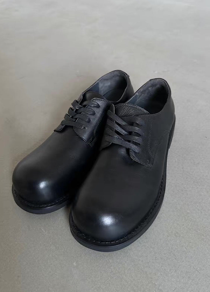 Glossy black dad sole simple design sneakers  OR0932