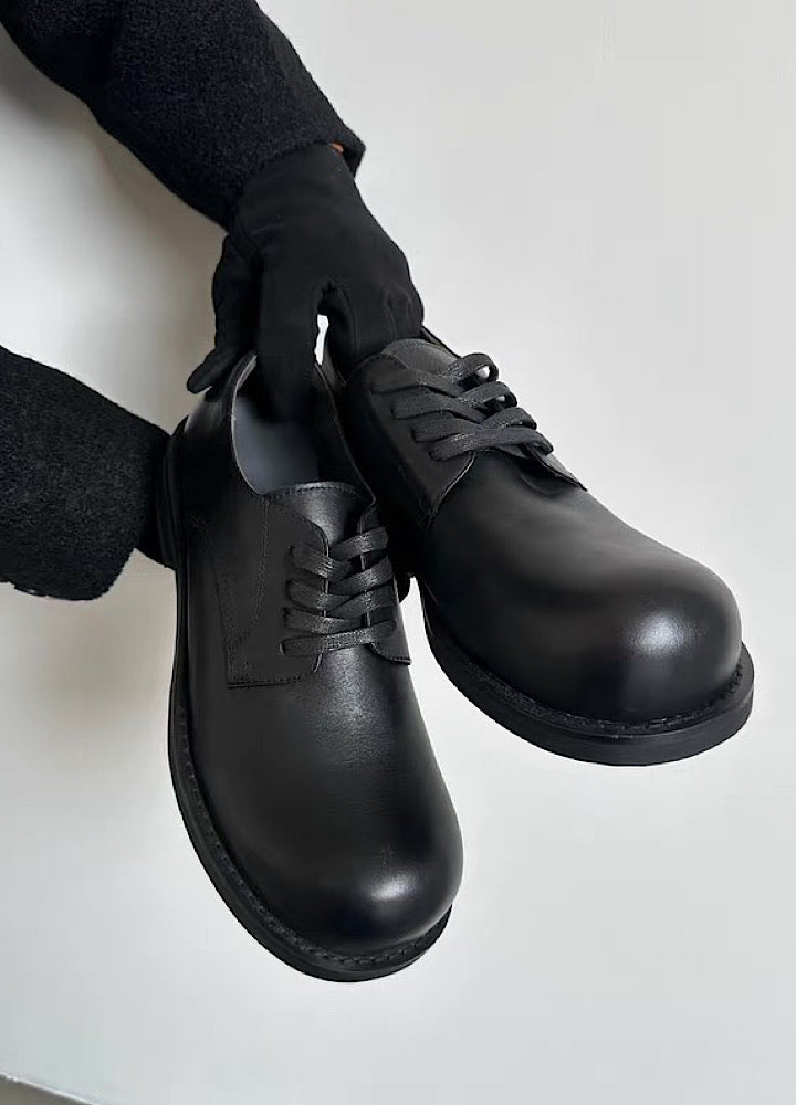 Glossy black dad sole simple design sneakers  OR0932