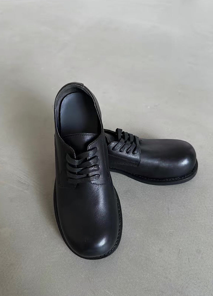 Glossy black dad sole simple design sneakers  OR0932