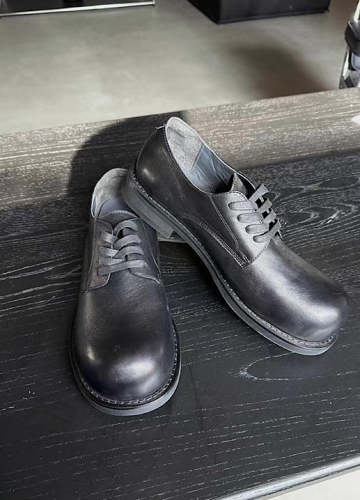 Glossy black dad sole simple design sneakers  OR0932