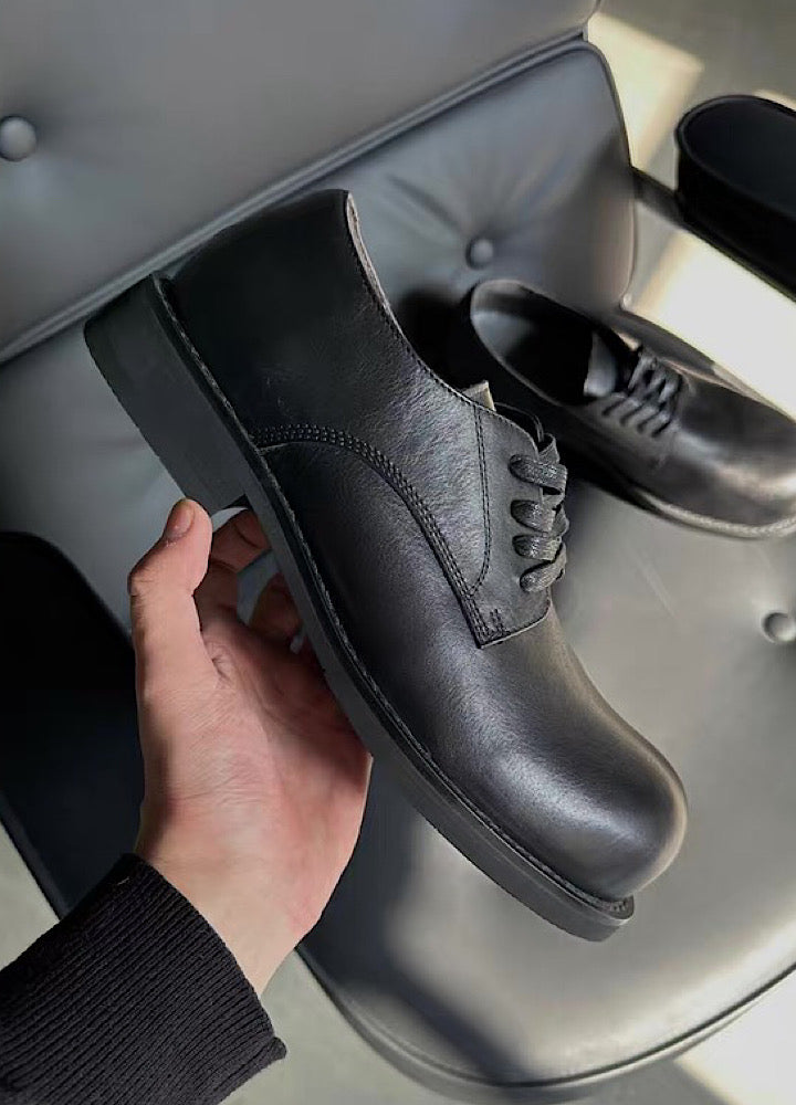 Glossy black dad sole simple design sneakers  OR0932