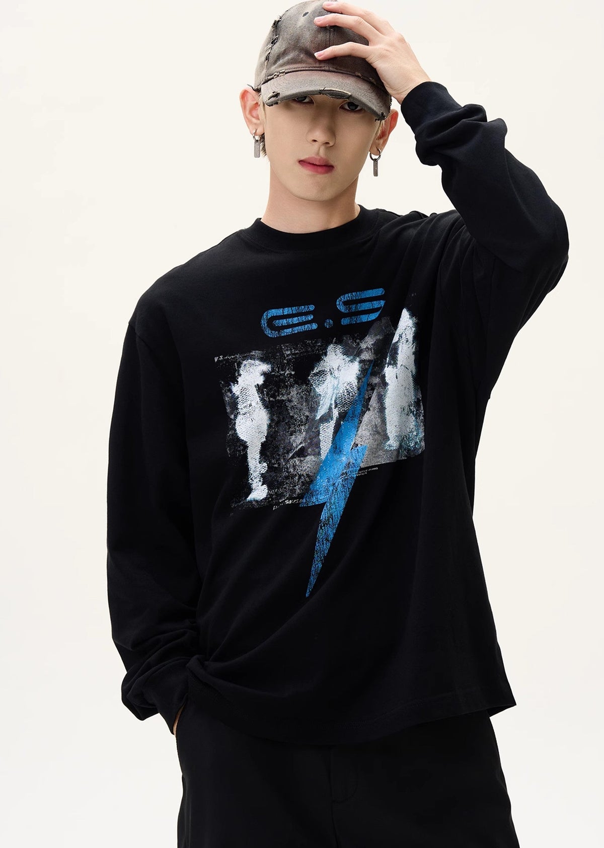 Grunge style front illustration design loose long sleeve T-shirt  OR0990