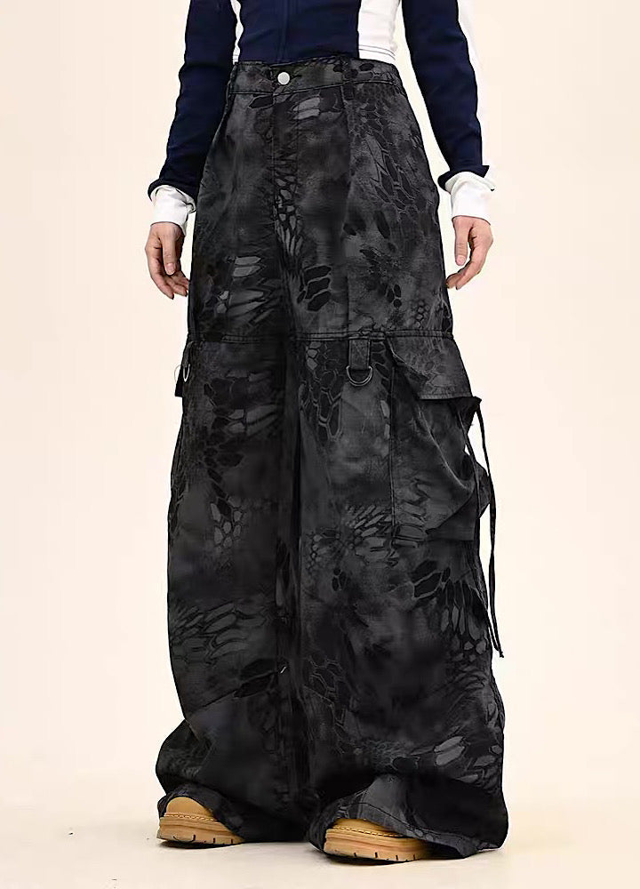 Random leopard print wide silhouette cargo pants  OR1009