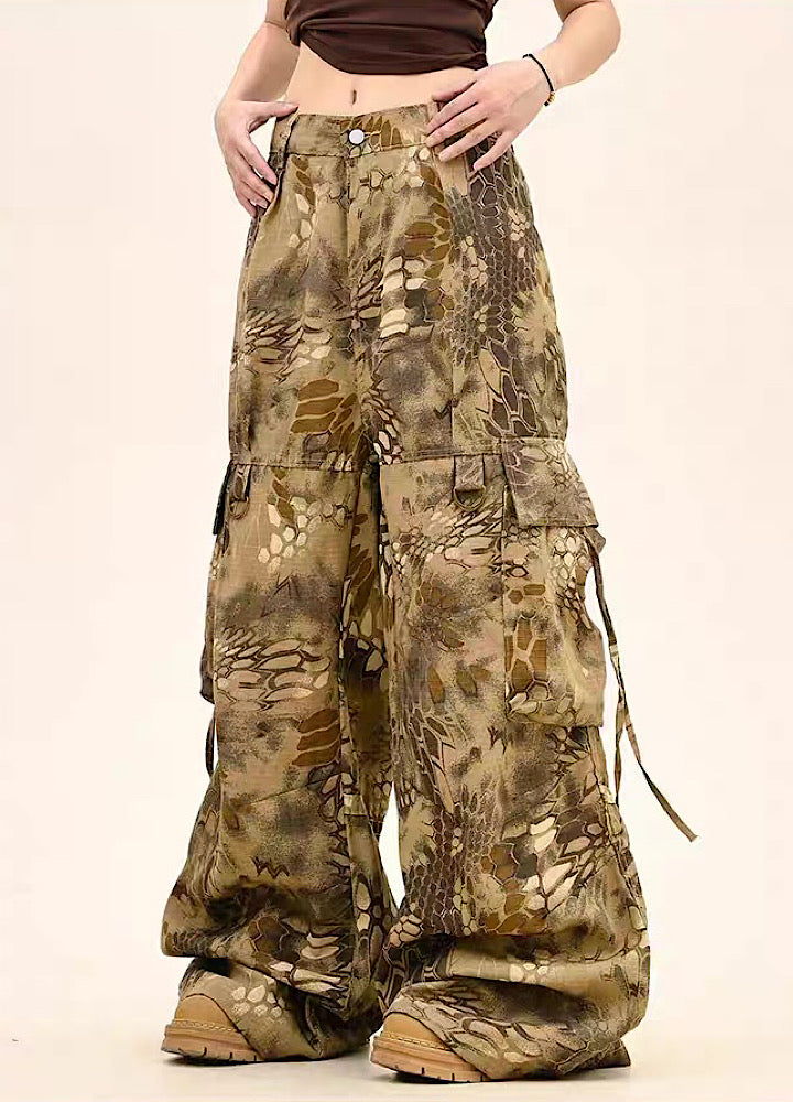 Random leopard print wide silhouette cargo pants  OR1009