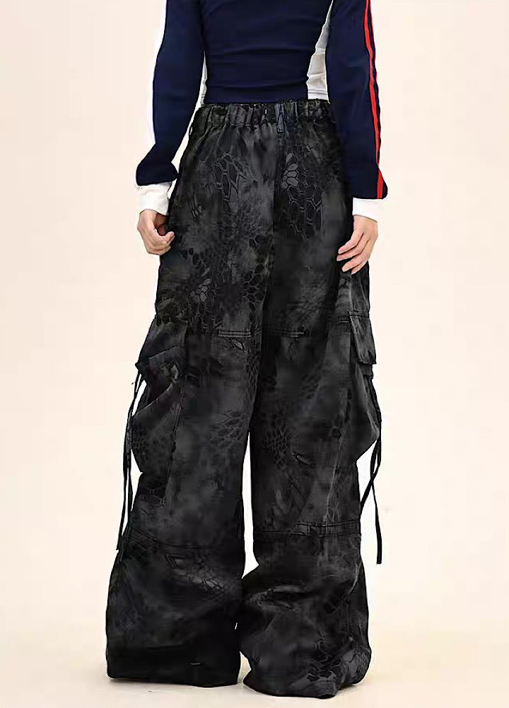 Random leopard print wide silhouette cargo pants  OR1009